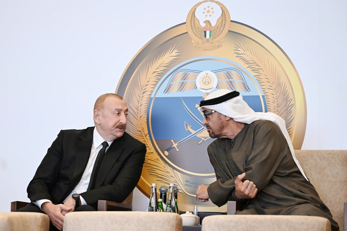 Президенты Азербайджана и ОАЭ наблюдали за совместными оперативно-тактическими учениями "Щит мира - 2026" в Абу-Даби