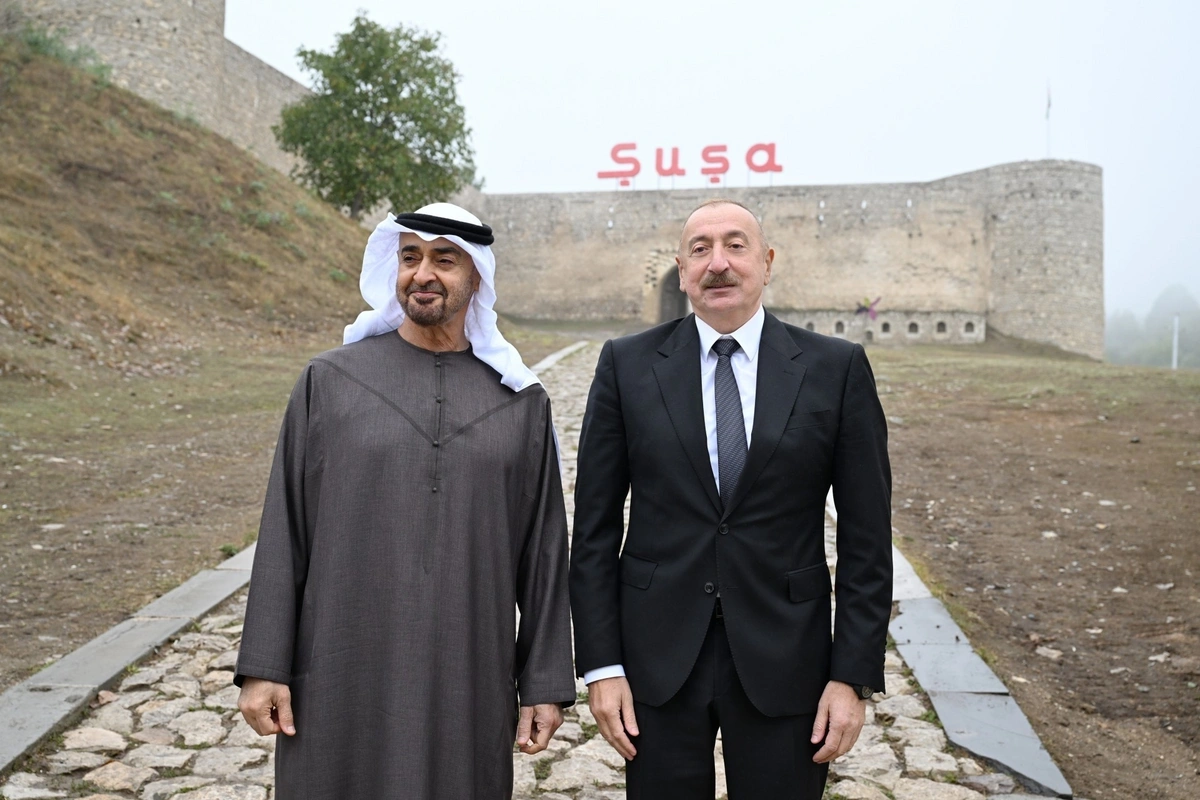 Президенты Азербайджана и ОАЭ сфотографировались на фоне Шушинской крепости