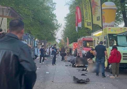 При наезде автомобиля на толпу в Ванкувере погибли не менее восьми человек
