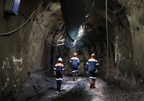 При обрушении кровли на шахте "Таштагольская" в Кузбассе пострадал один человек