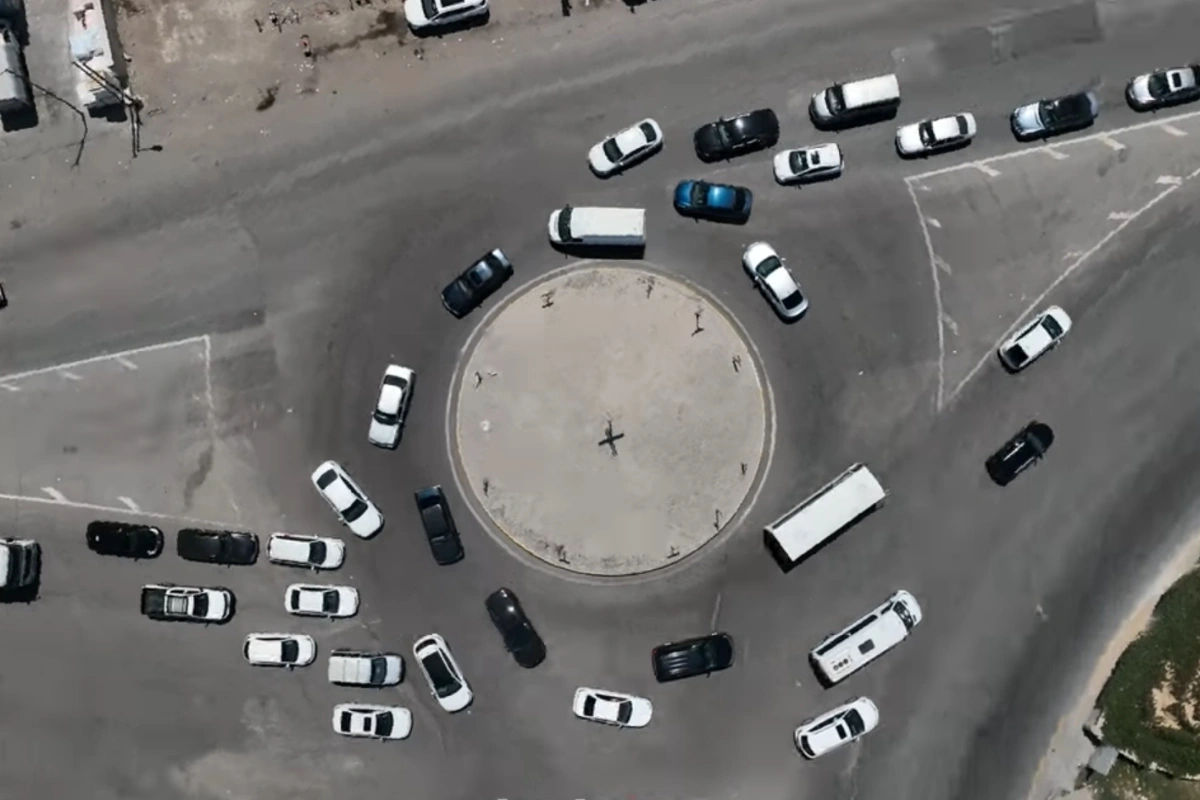 Проблемы на круговом движении: правила устанавливают не знаки, а сами водители?