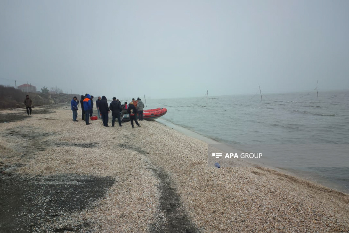 Продолжаются поиски рыбаков, пропавших в море в Лянкяране