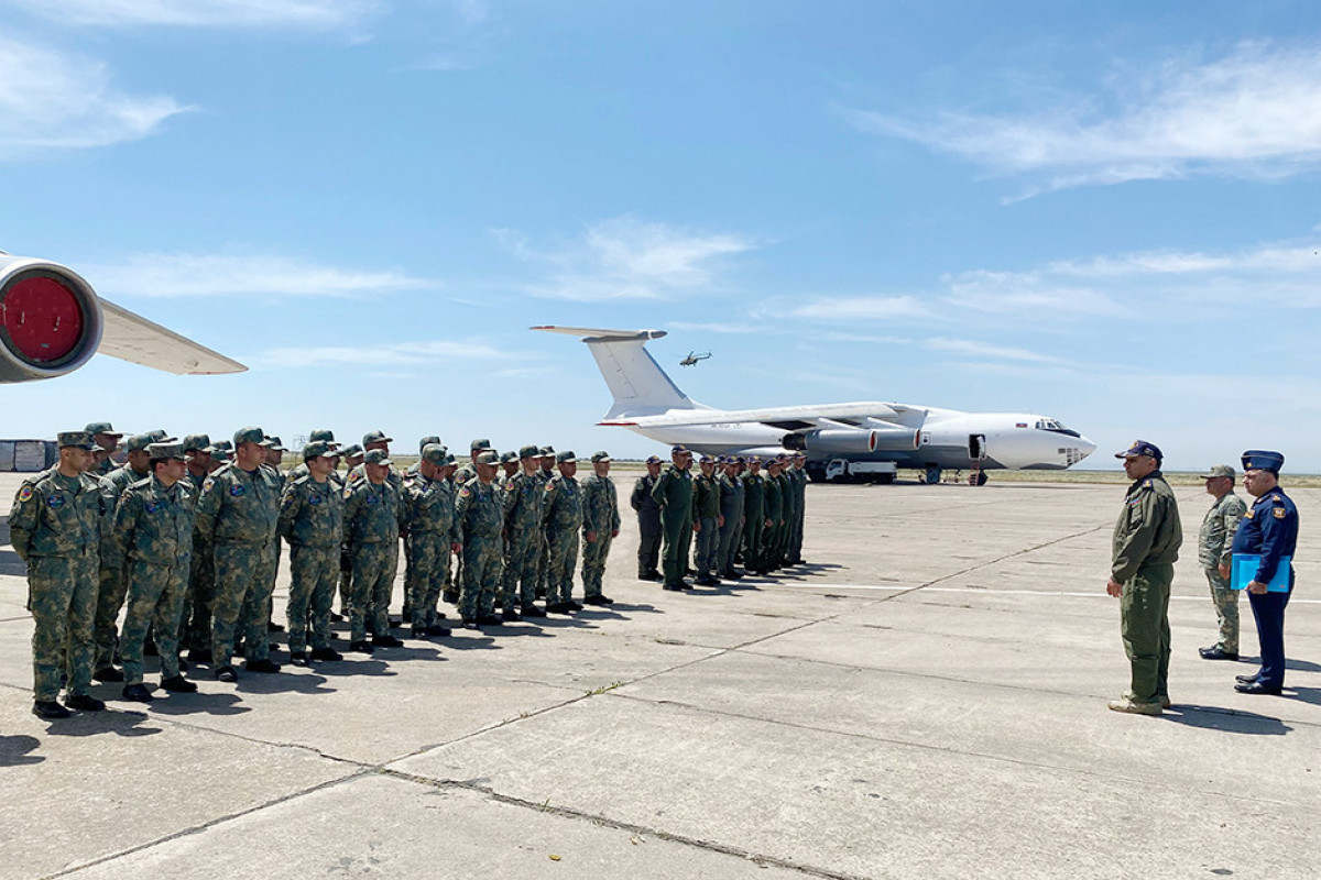 Проведен смотр военнослужащих азербайджанской армии, которые примут участие в международных учениях в Турции