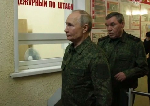 Путин поручил подумать о создании зоны безопасности вдоль госграницы РФ