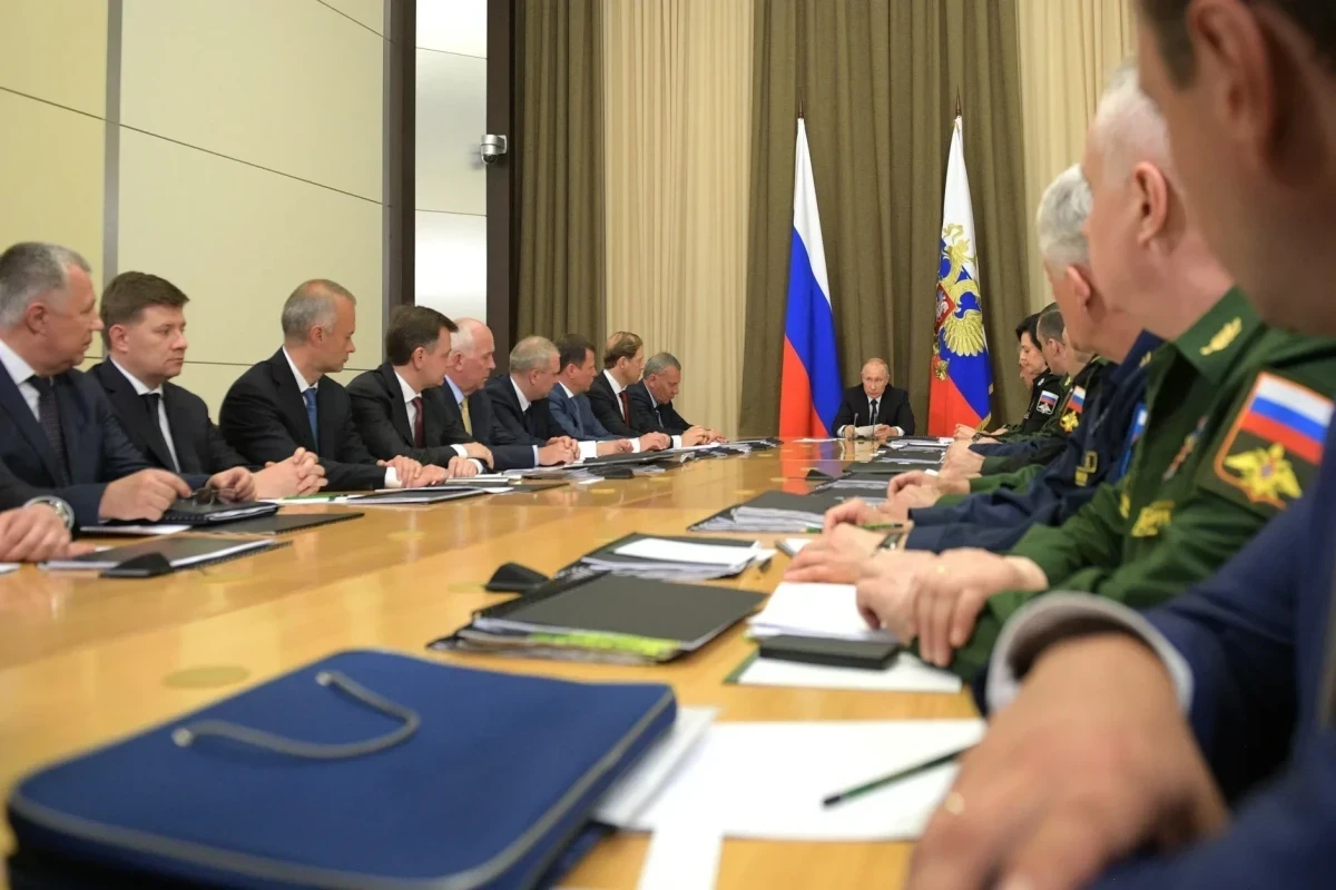 Путин проводит совещание с руководством Министерства обороны-ОБНОВЛЕНО