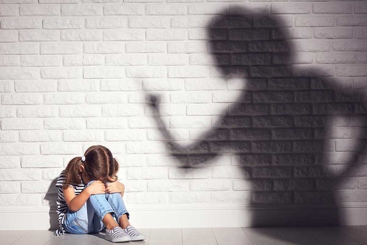 Родители и учителя, применяющие физическое насилие в отношении ребёнка в воспитательных целях, будут оштрафованы на сумму до 200 манатов