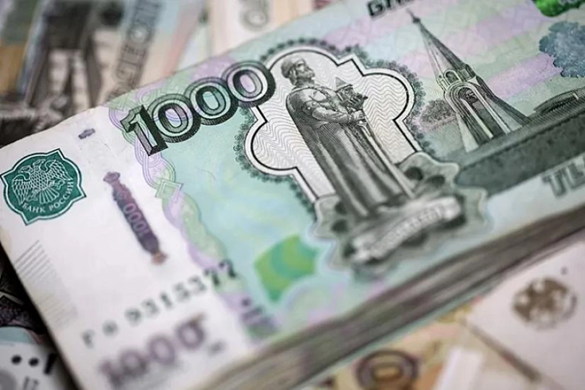Россия ограничила вывоз наличных рублей в Азербайджан и страны ЕАЭС
