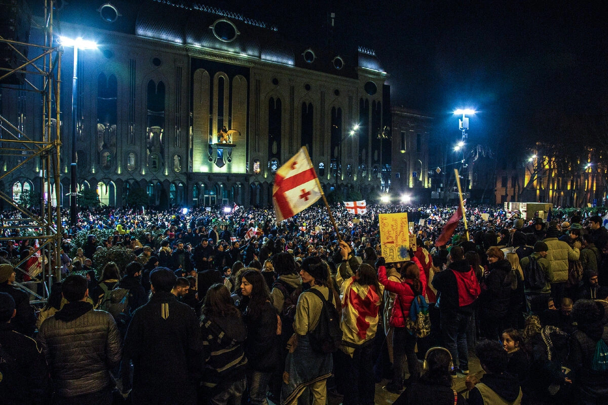 Российская разведка: США готовят «цветную революцию» в Грузии