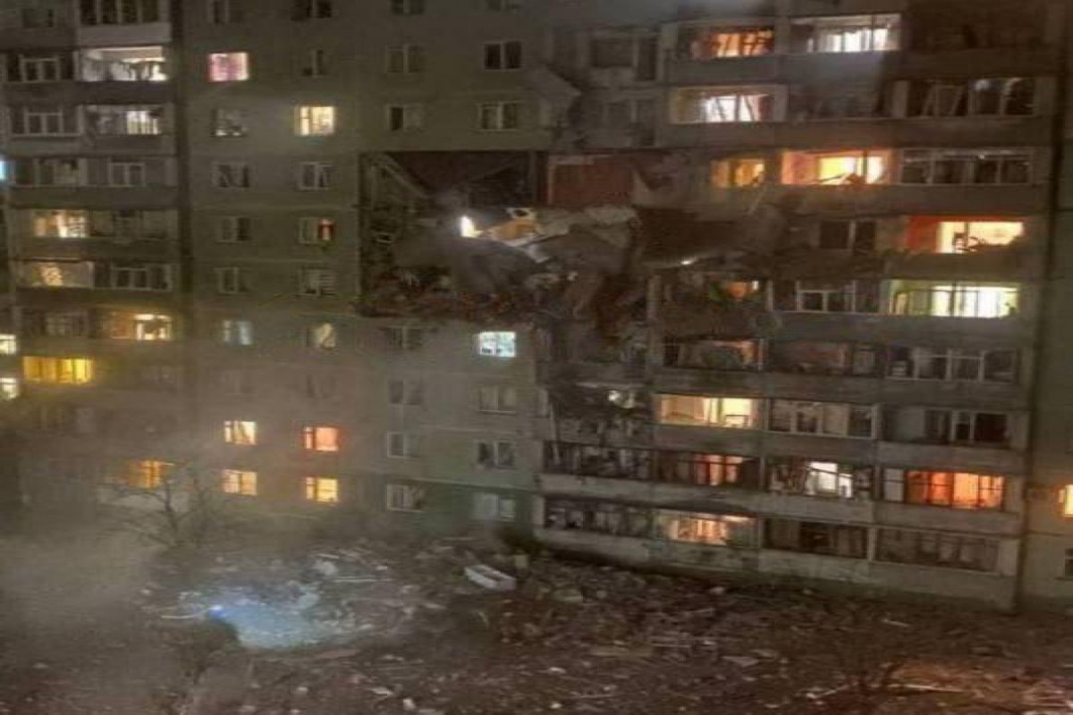 Российский дрон врезался в многоквартирный жилой дом