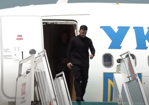 Самолет Зеленского приземлился в Анкаре