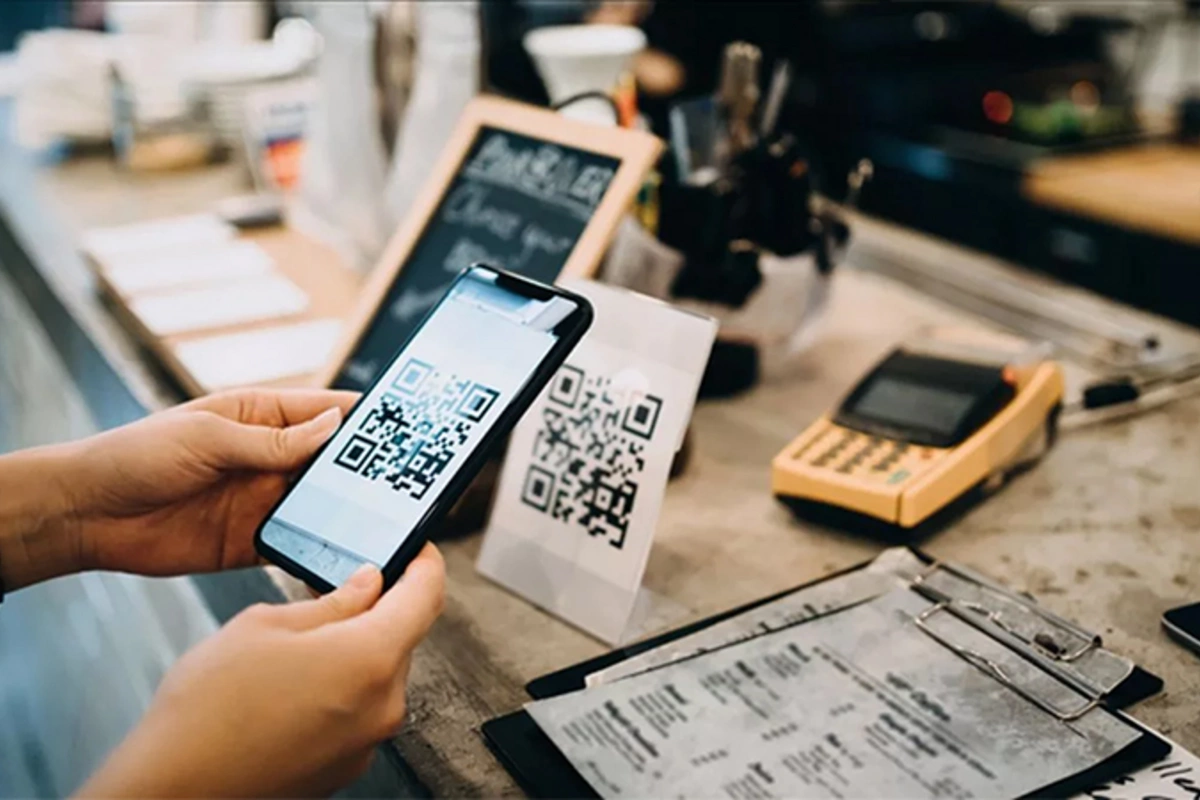 СЭБ: Граждан обманывают с помощью поддельных QR-кодов в общественных местах