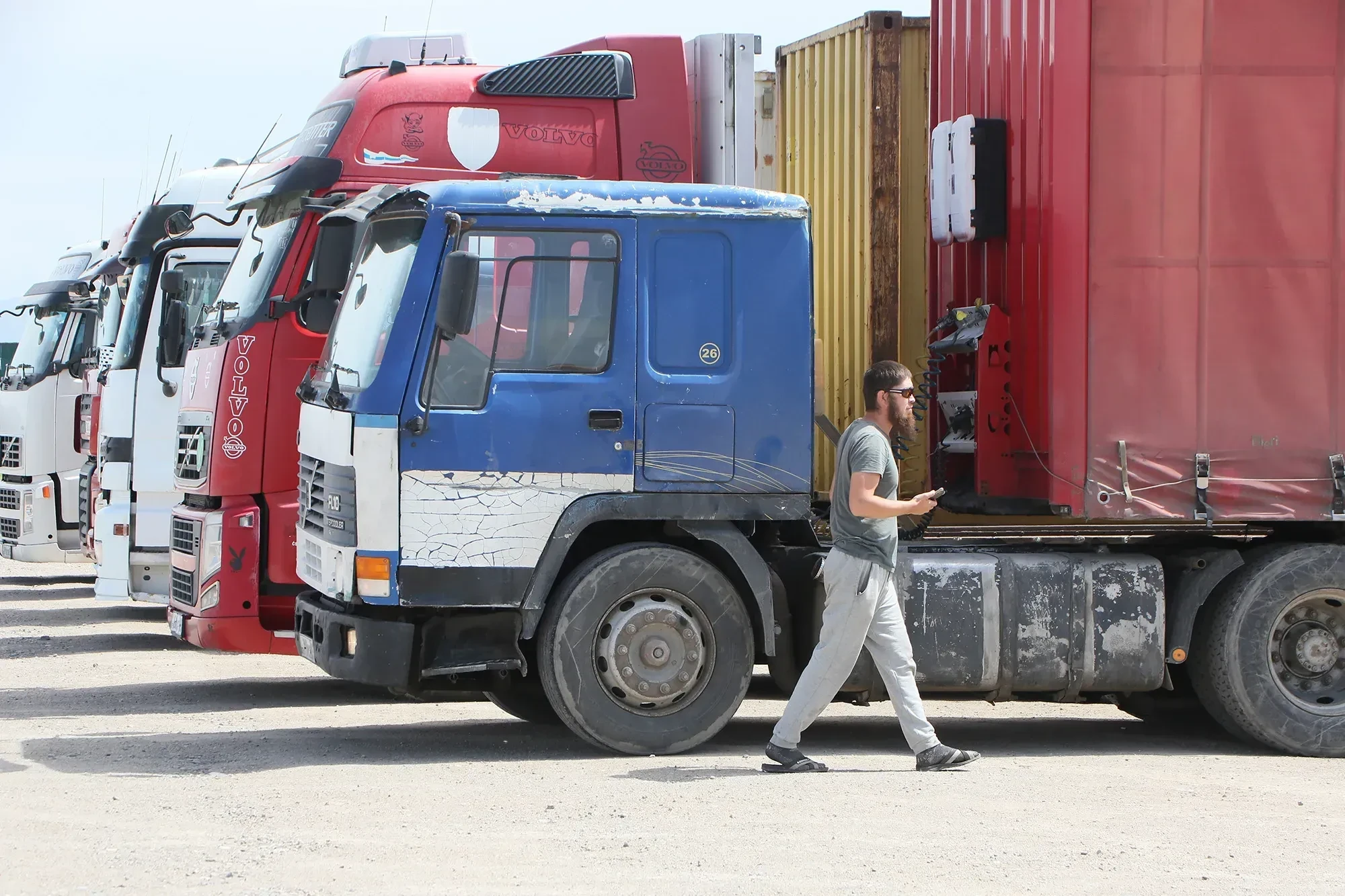 Сенат Казахстана одобрил создание упрощенного коридора для ОТГ