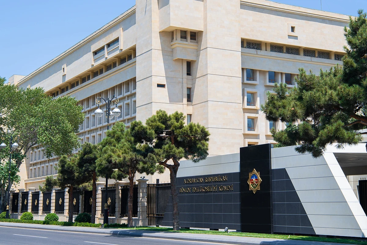 СГБ задержала и доставила в Азербайджан скрывавшегося за рубежом преступника