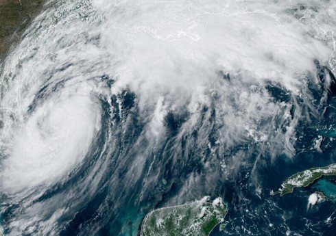 Шторм "Франсин" усилился до урагана