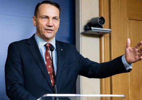 Сикорский допустил передачу Украине генконсульства России в Познани