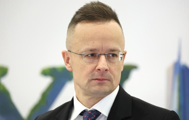 Сийярто: Венгрия наложит вето на санкции ЕС против грузинских чиновников