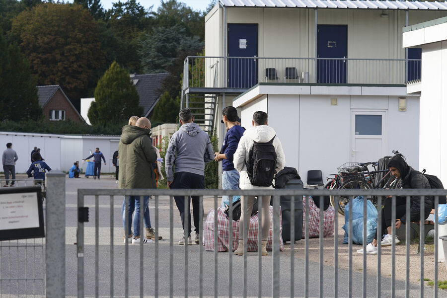 СМИ: число беженцев в Германии достигло рекорда с 1950-ых годов