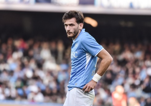 СМИ: Футболист Кварацхелия перейдет в "Пари Сен-Жермен" за €75 млн