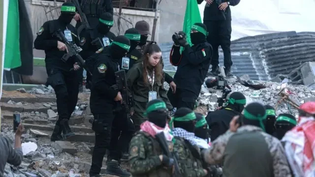 СМИ: ХАМАС может отпустить еще нескольких заложников в рамках первой фазы сделки