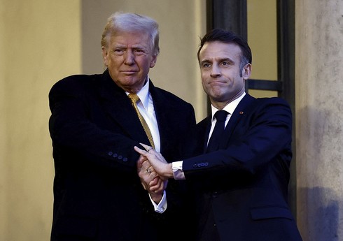 СМИ: Макрон провел переговоры с Трампом перед встречей с лидерами ЕС в Париже