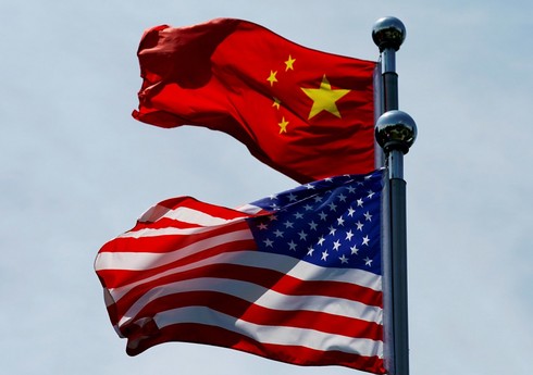 СМИ: США начинают взимать 104%-ные пошлины с Китая с 9 апреля