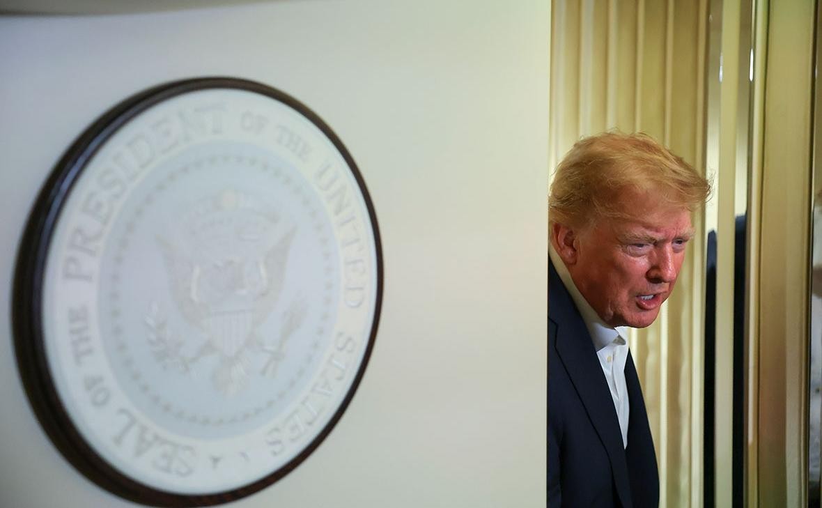 СМИ: Журналистам CNN запретили находиться в самолете Трампа 26 сентября