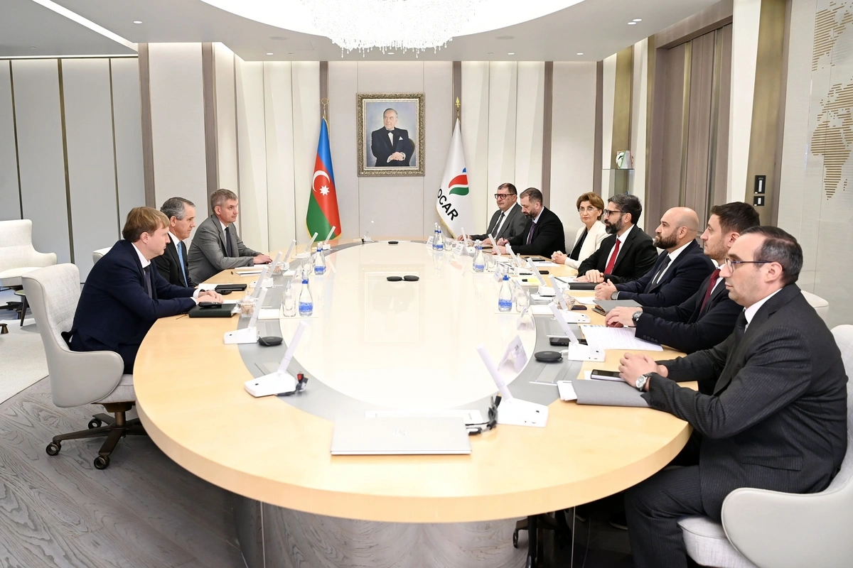SOCAR и DeGolyer and MacNaughton обсудили реализацию совместных проектов
