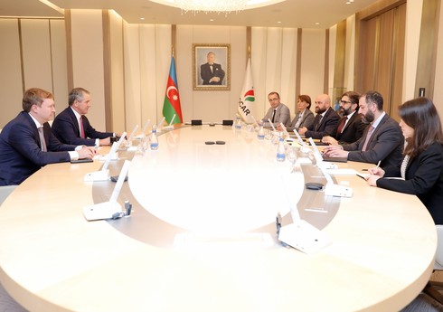 SOCAR и DeGolyer and MacNaughton обсудили сотрудничество в геотермальной энергии и улавливании углерода