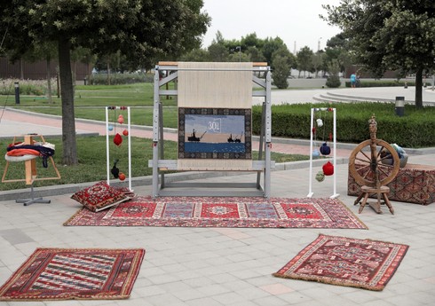 Состоялась церемония резки ковров в честь 30-летия "Контракта века"