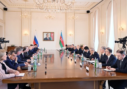 Состоялась встреча президентов Азербайджана и России в расширенном составе