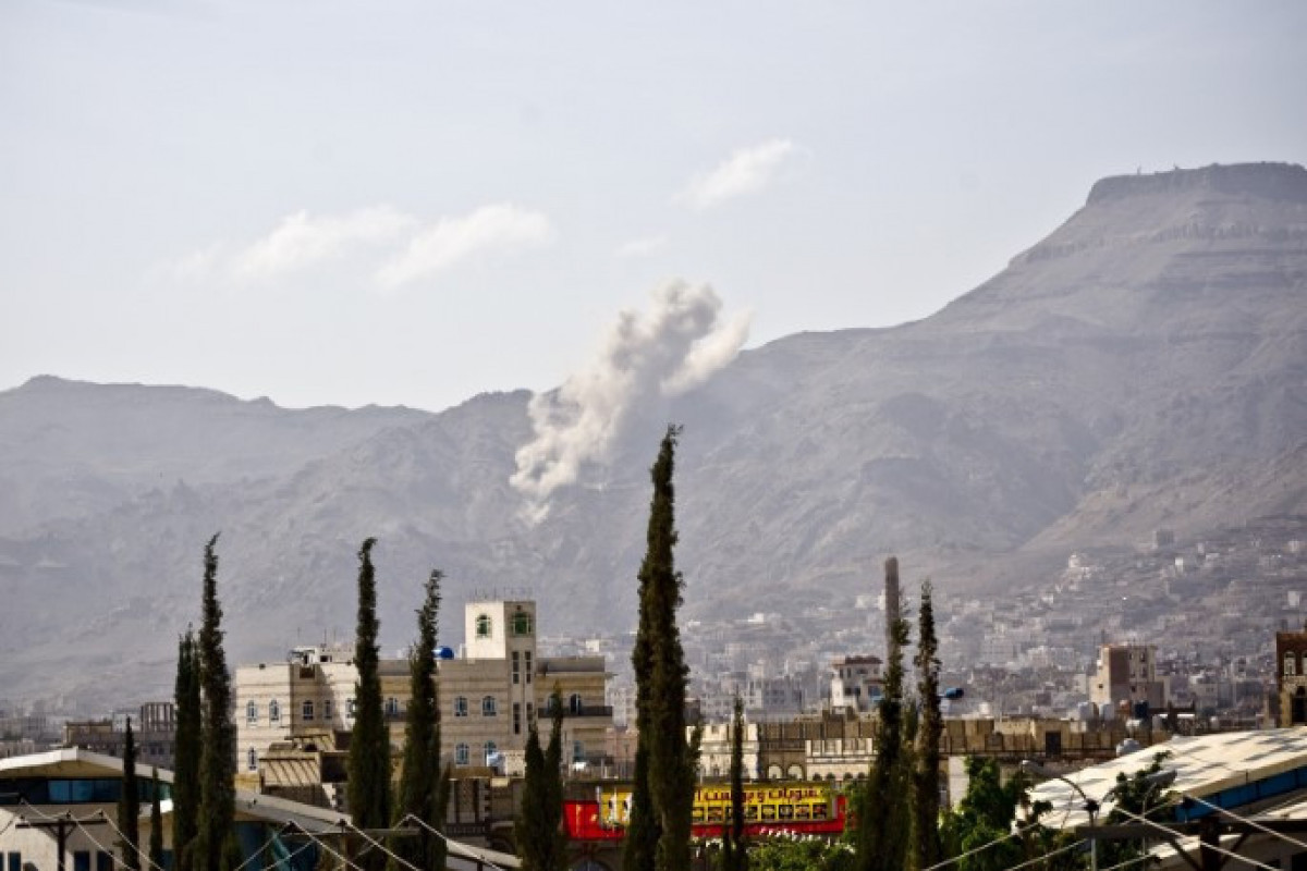 США и Британия нанесли серию авиаударов по объектам хуситов в Йемене