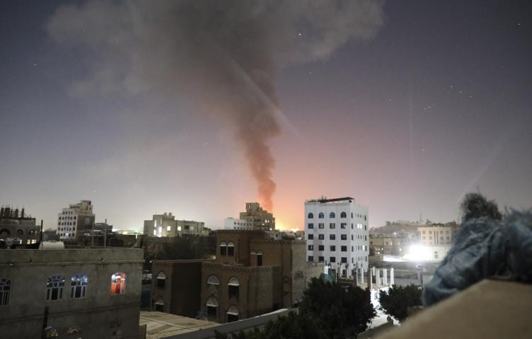 США и Британия нанесли удары по Ходейде