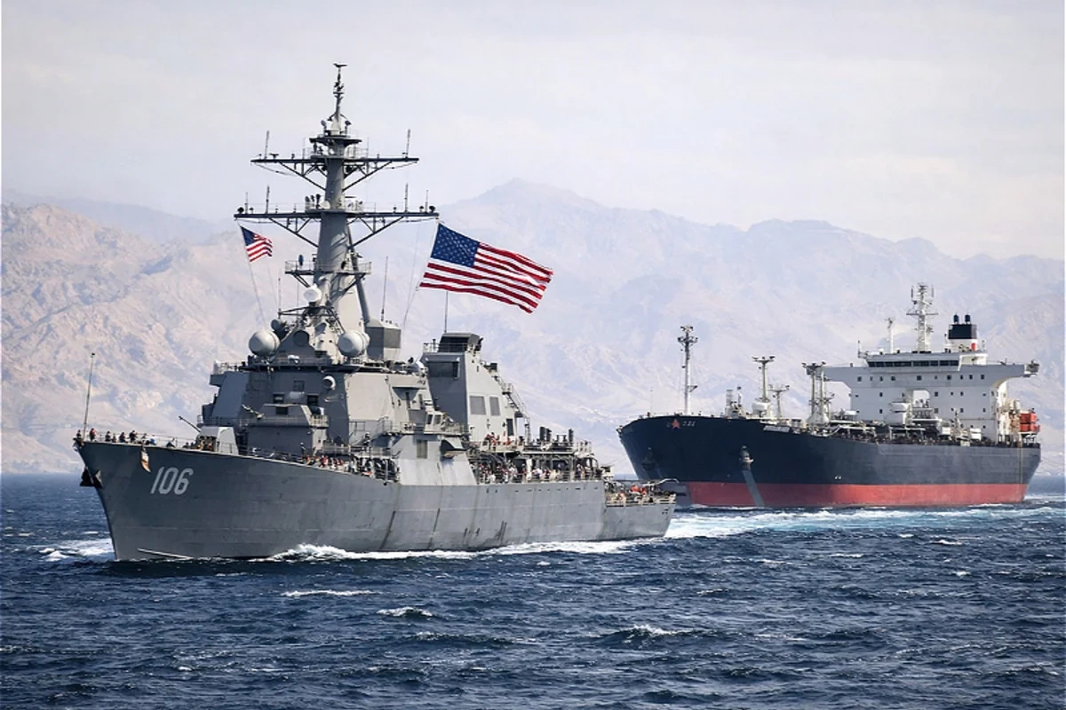 США нанесли удар по трем иранским нефтяным танкерам после обстрела американских кораблей