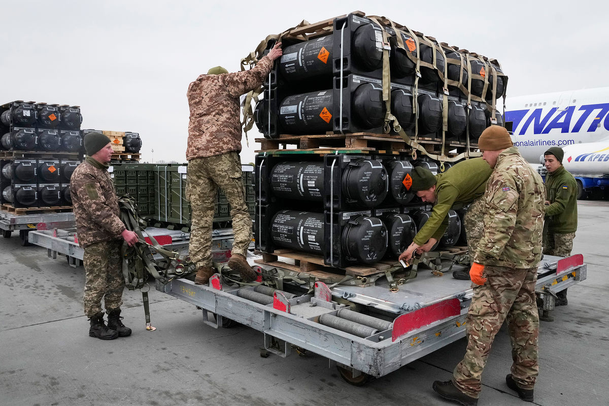 США при Байдене обязались передать Киеву военную помощь суммарно на $63,5 млрд