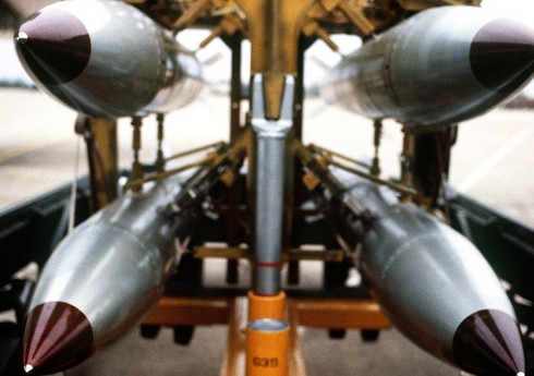 США развернули в Европе модифицированные бомбы B61-12