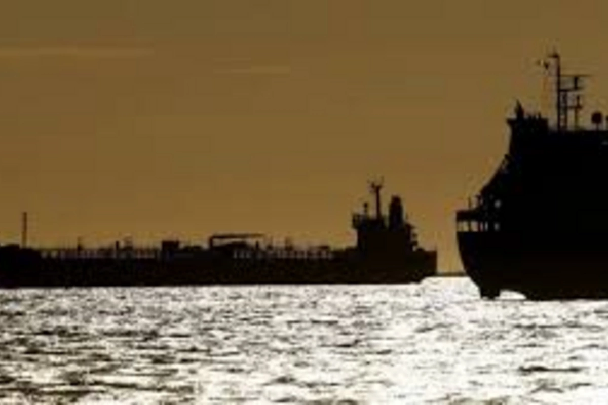 США временно разрешили продажу иранской нефти на танкерах