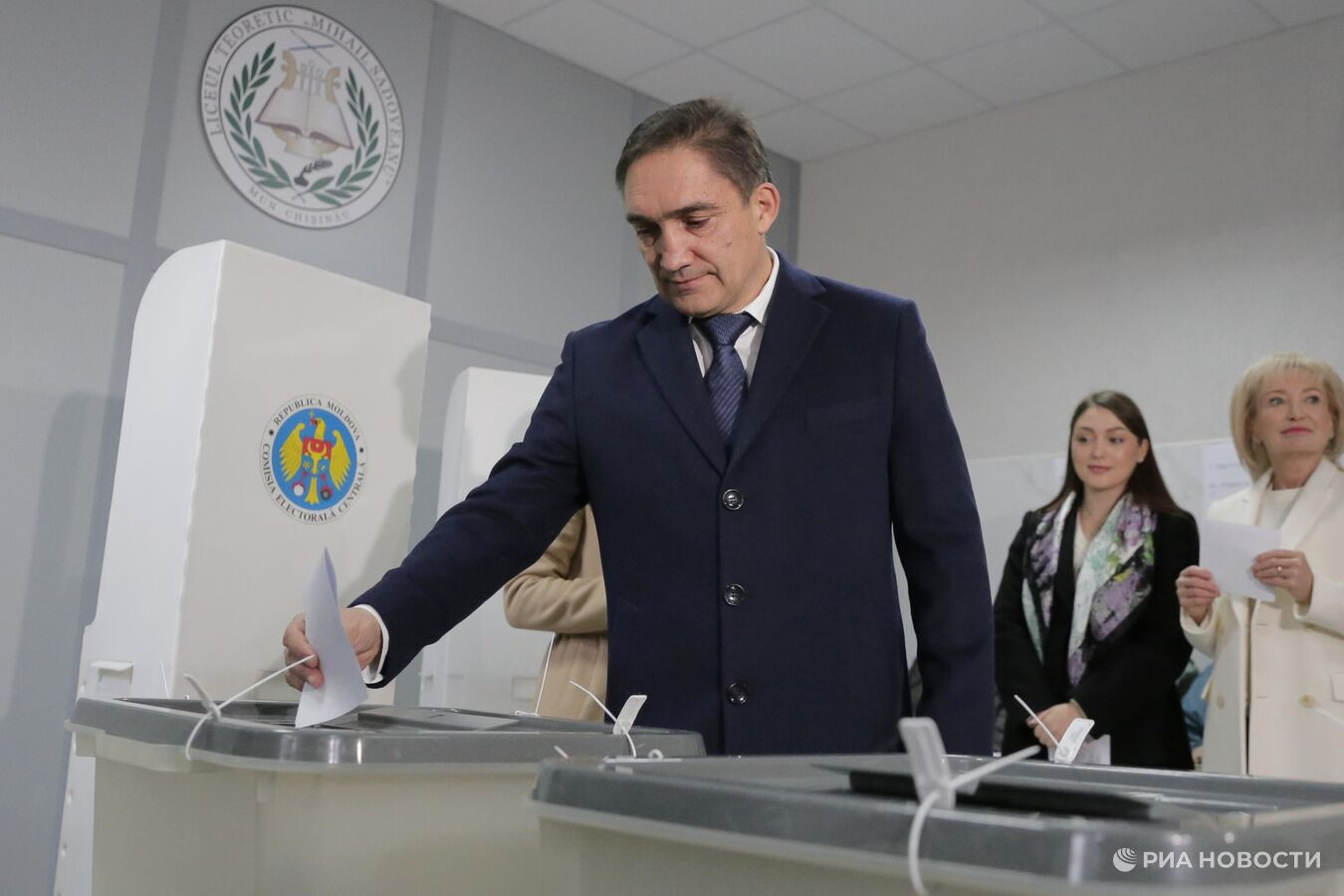 Стояногло призвал молдован сохранять спокойствие независимо от итогов выборов