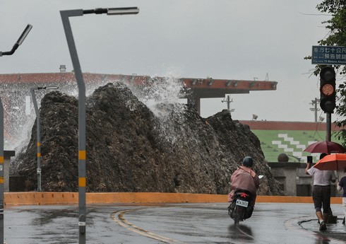 Тайвань отменяет сотни авиарейсов из-за приближающегося тайфуна "Кратон"