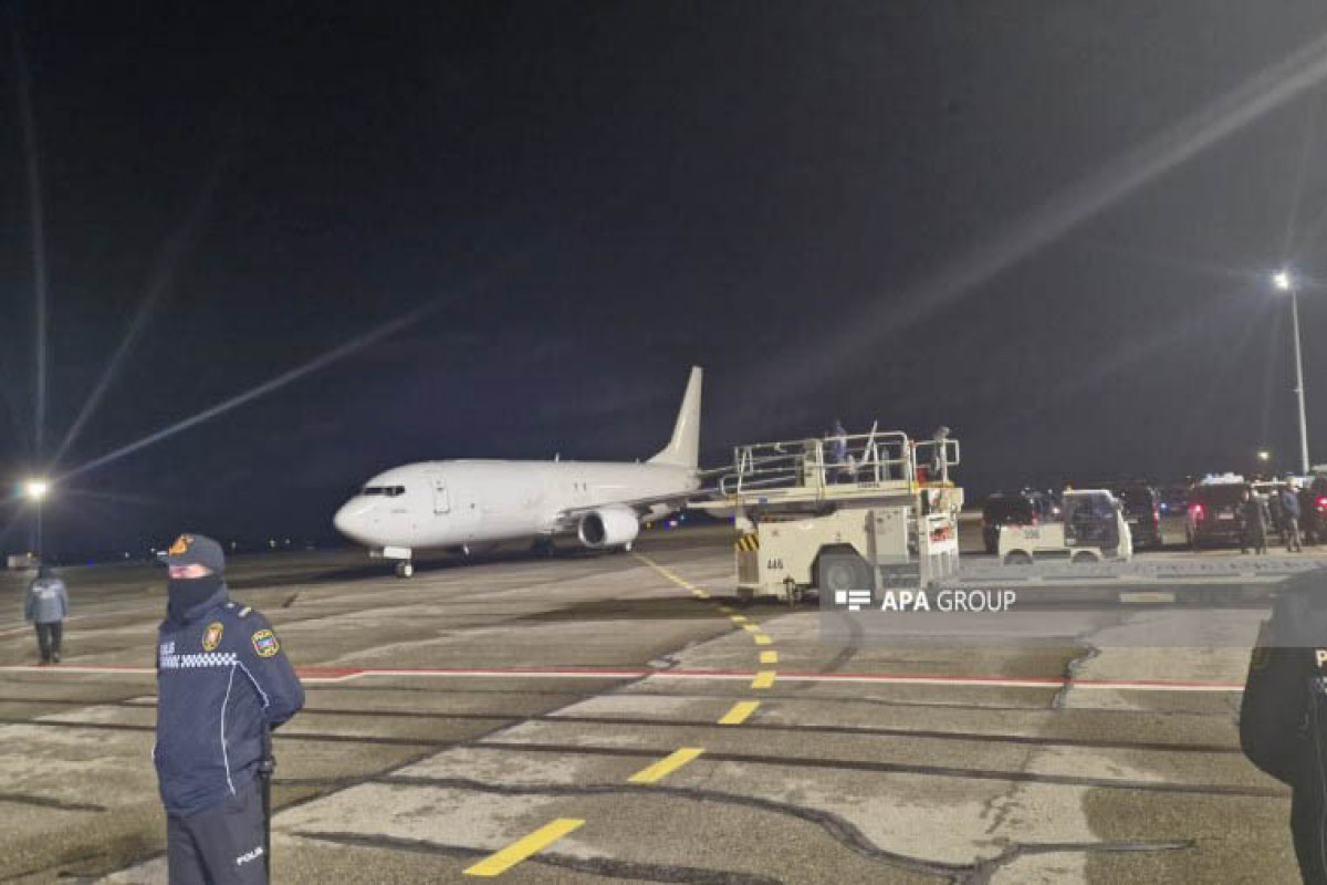 Тела погибших в авиакатастрофе трех членов экипажа и 21 пассажира доставлены из Актау в Баку-ВИДЕО