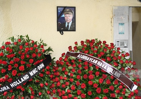 Тело командира воздушного судна AZAL, разбившегося под Актау, передано семье