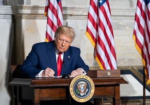The Economist: Трамп уволил высокопоставленного аналитика ЦРУ по России