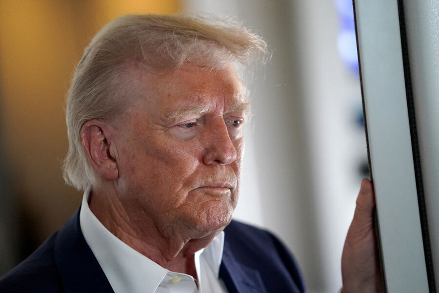 Трамп: Китай заслуживает пошлин в размере 145%