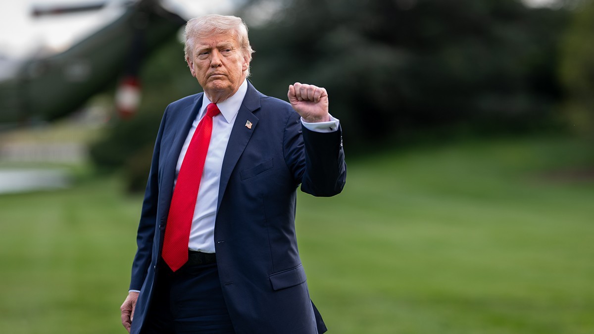 Трамп назвал США и Китай сверхдержавами
