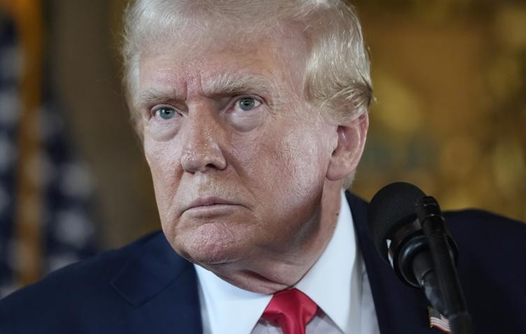 Трамп опережает Харрис в опросе Маска в X