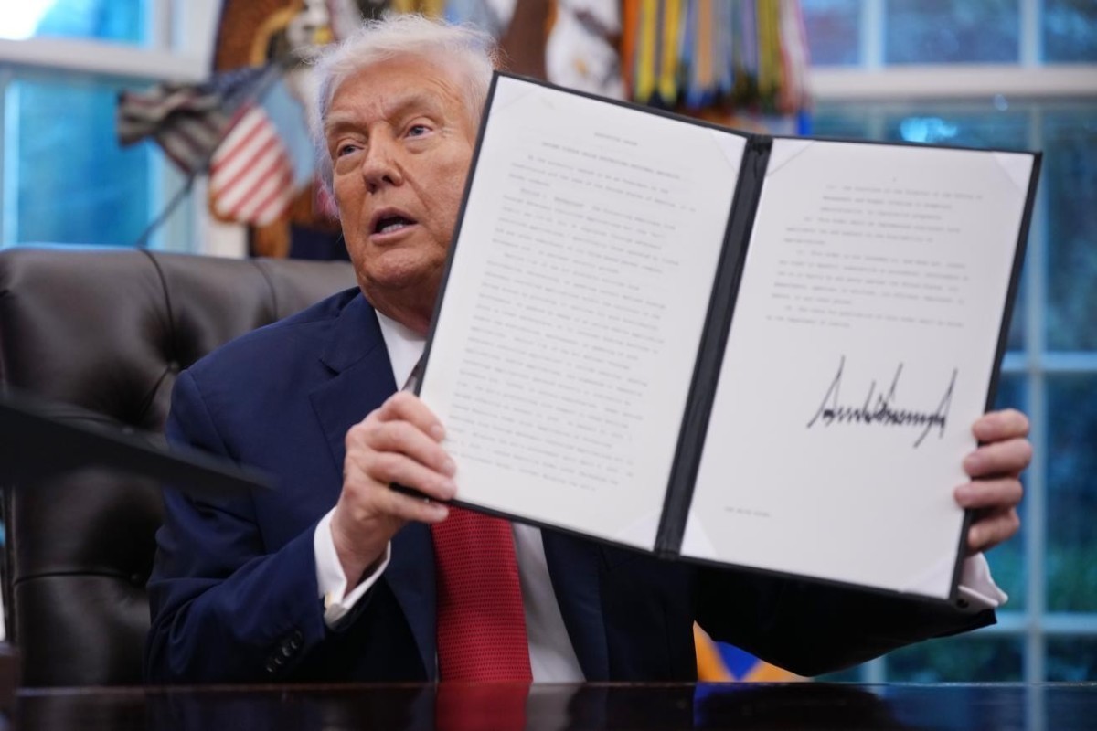Трамп подписал законопроект о жёстких санкциях против России