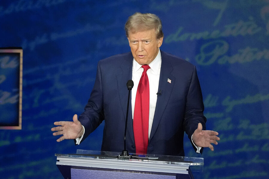 Трамп пошутил, что из-за стрельбы не закончил партию в гольф