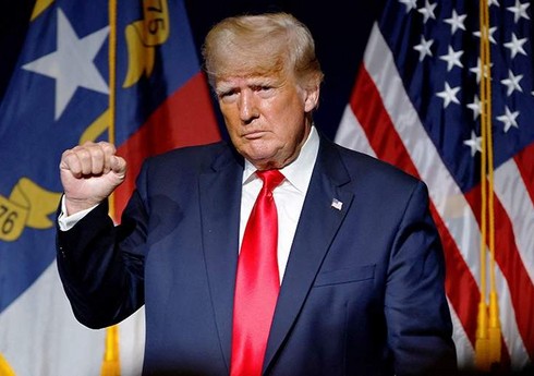 Трамп предостерег БРИКС: Любая страна, пытающаяся отказаться от доллара, должна попрощаться с Америкой
