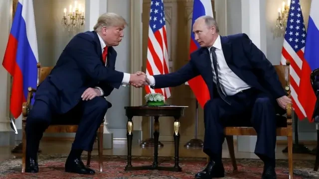 Трамп заявил, что готов "в любое время" по выбору РФ к встрече с Путиным