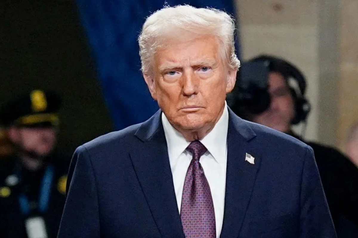 Трамп заявил, что использует макияж, чтобы "не выглядеть как мертвец"