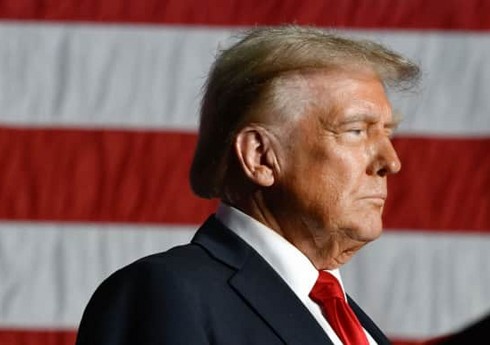 Трамп заявил, что с нетерпением ждет показаний медиамагната Мердока в суде